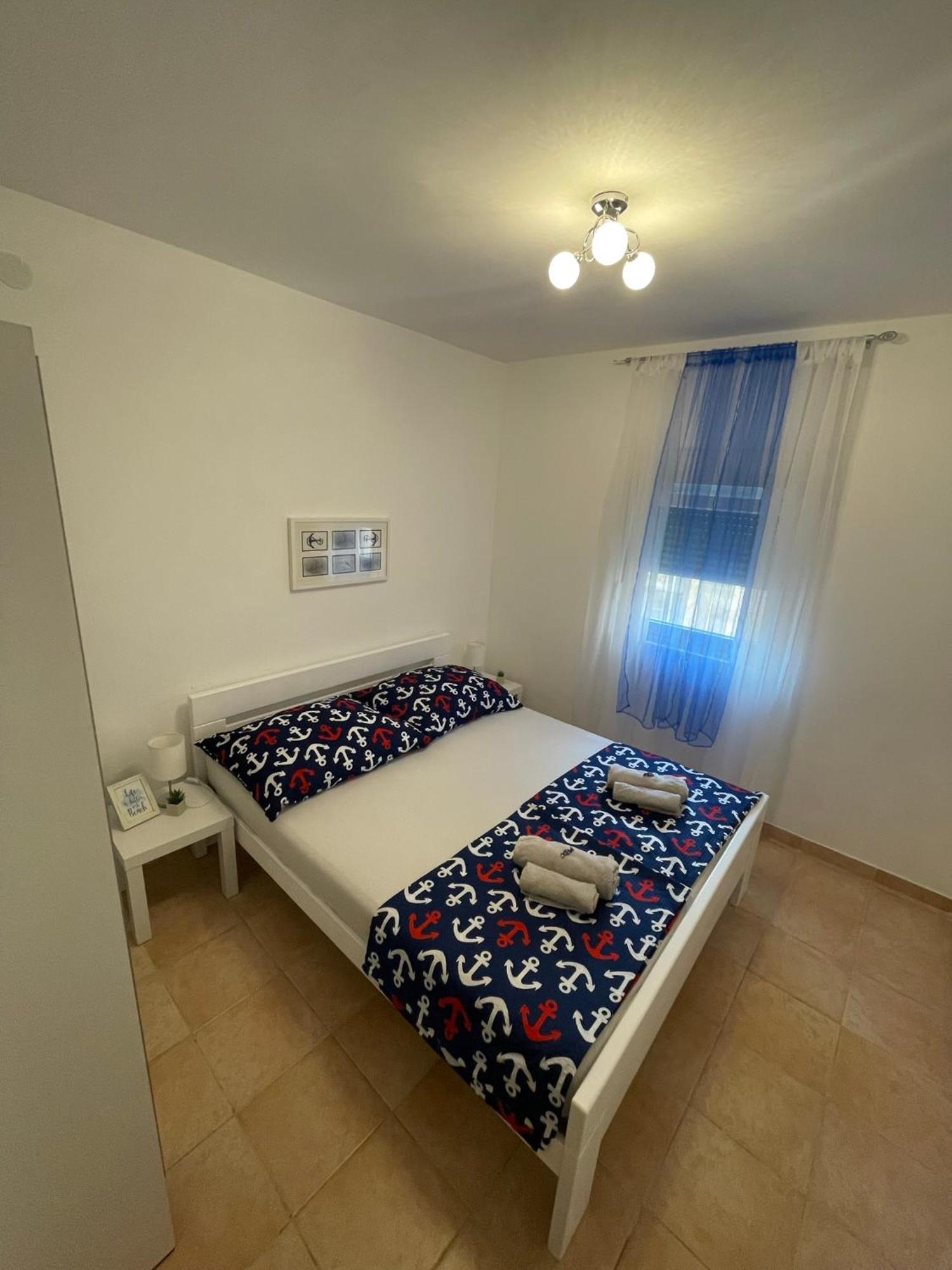 Apartmenthouse Ines Vir Buitenkant foto