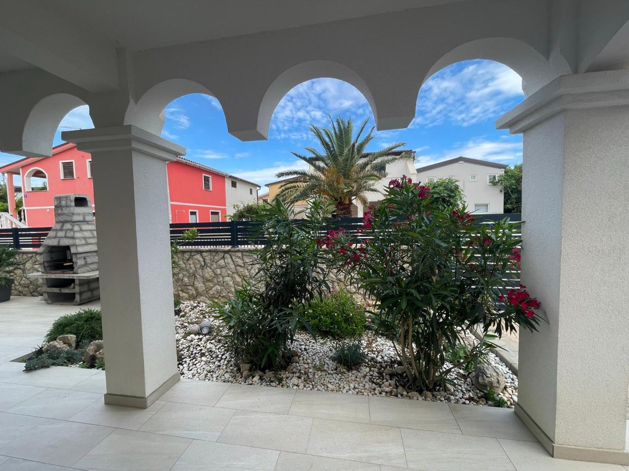 Apartmenthouse Ines Vir Buitenkant foto